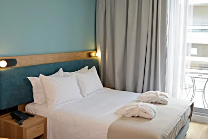 arethusa-hotel_athens-greece_double-with-balcony-room_01_original_copy_1