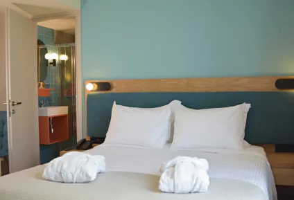 arethusa-hotel_athens-greece_double-with-balcony-room_06_original_copy_1