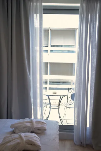 arethusa-hotel_athens-greece_double-with-balcony-room_09_original_copy_1