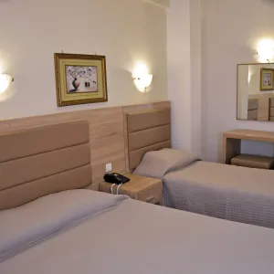 arethusa-hotel_athens-greece_triple-room_03_original