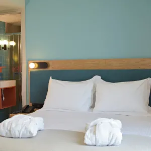 arethusa-hotel_athens-greece_double-with-balcony-room_06_original_copy_1