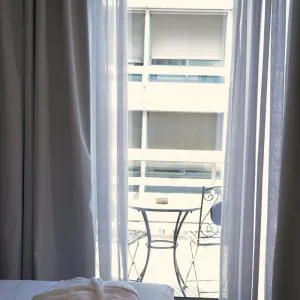arethusa-hotel_athens-greece_double-with-balcony-room_09_original